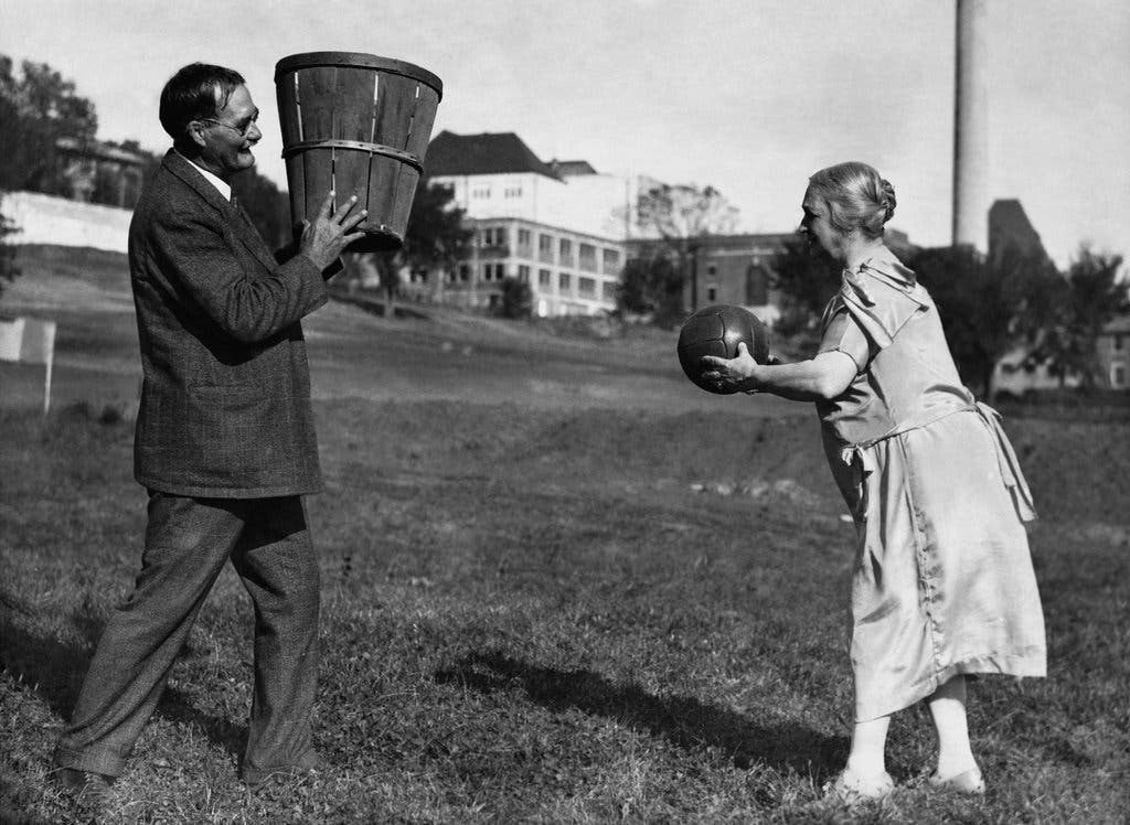 James Naismith 發明籃球