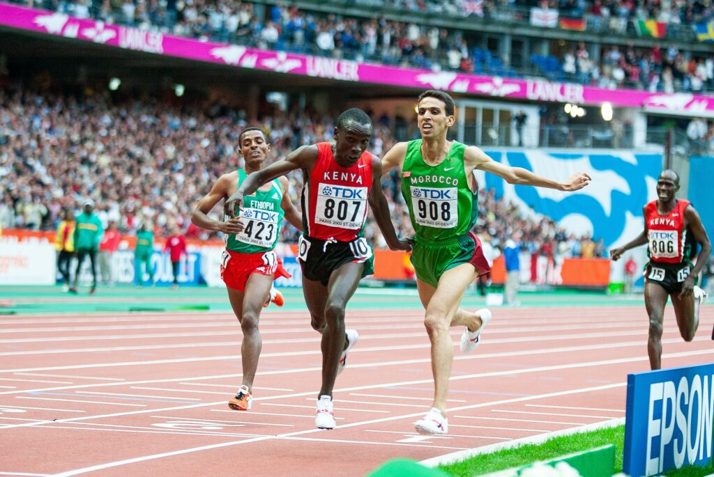 2003年，Eliud Kipchoge在巴黎世界田徑錦標賽奪得5000米世錦賽冠軍。